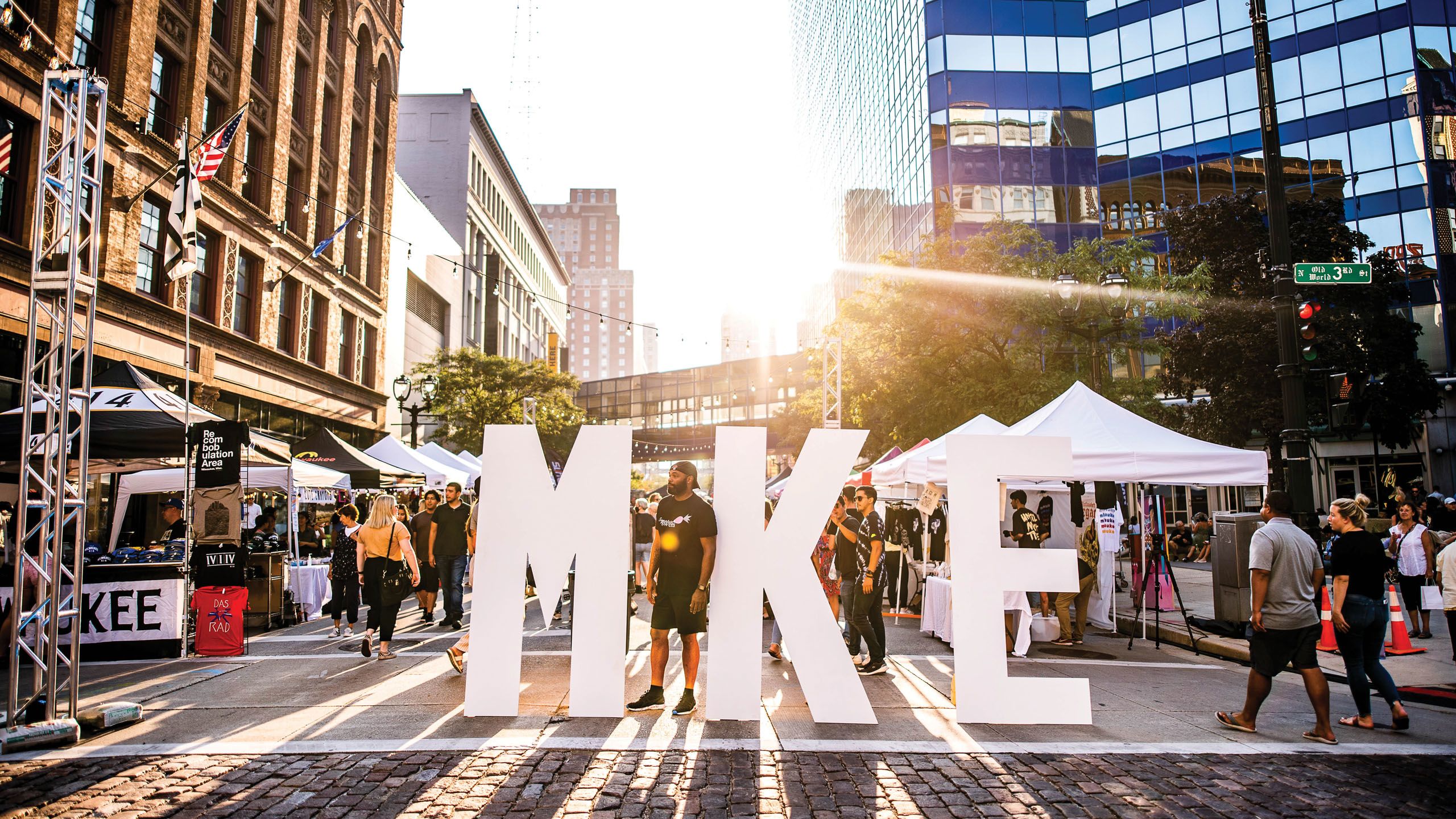 Image of Milwaukee night market.